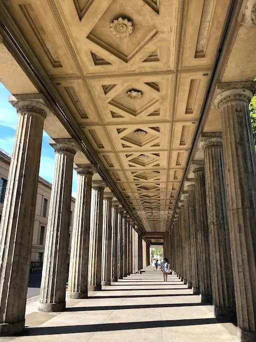 Berliner Altbaubauwohnung In Mitte Germany