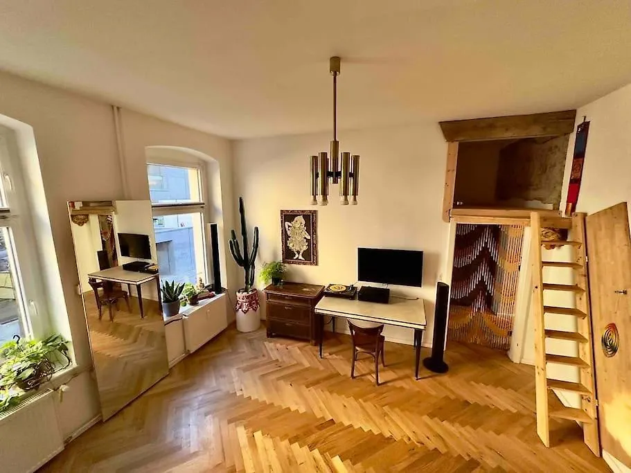 Berliner Altbaubauwohnung In Mitte location